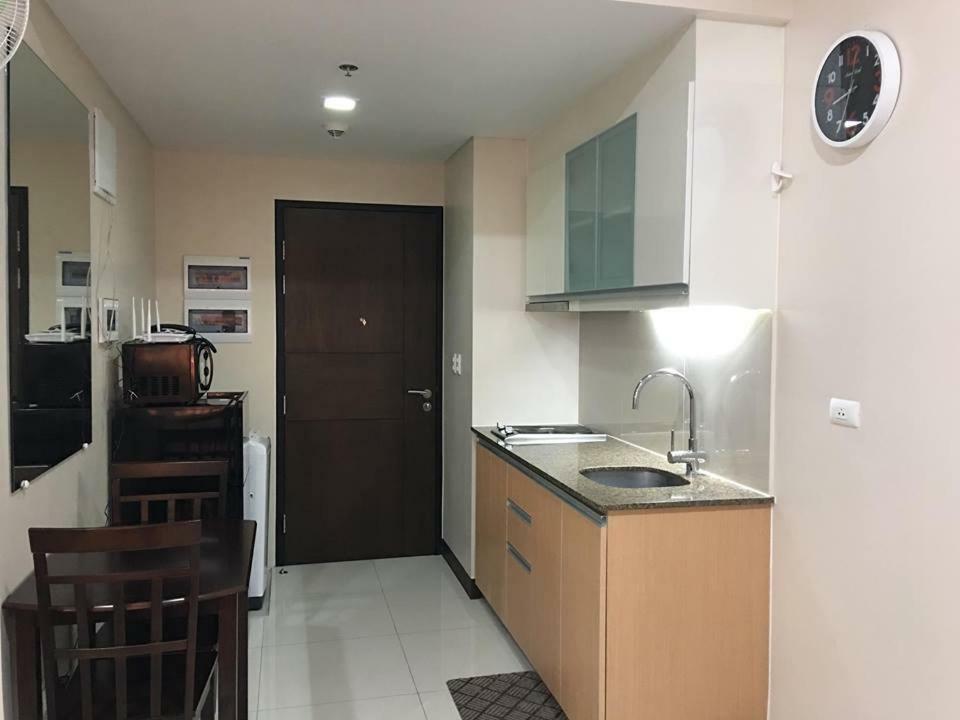 Condotel Walking Distance To Airport Manila Exterior photo